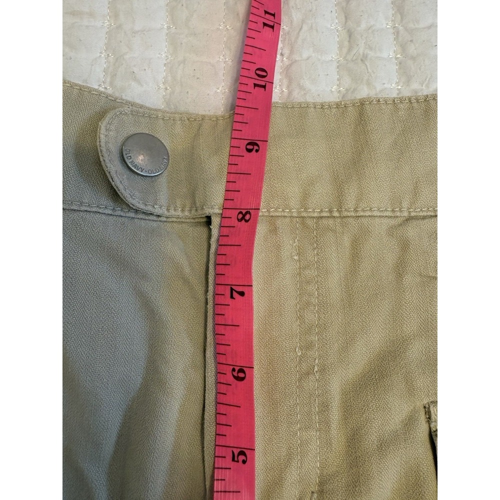 Old Navy Women's Y2K‎ Midrise Khaki Cargo Shorts, 10, 3.0 - Picture 6 of 8